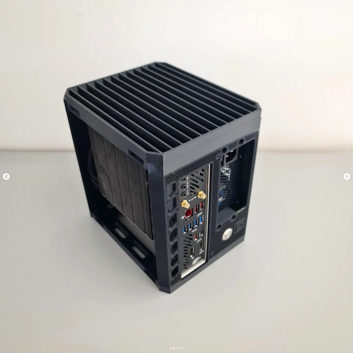MASS - Stackable NAS ITX Enclosure
