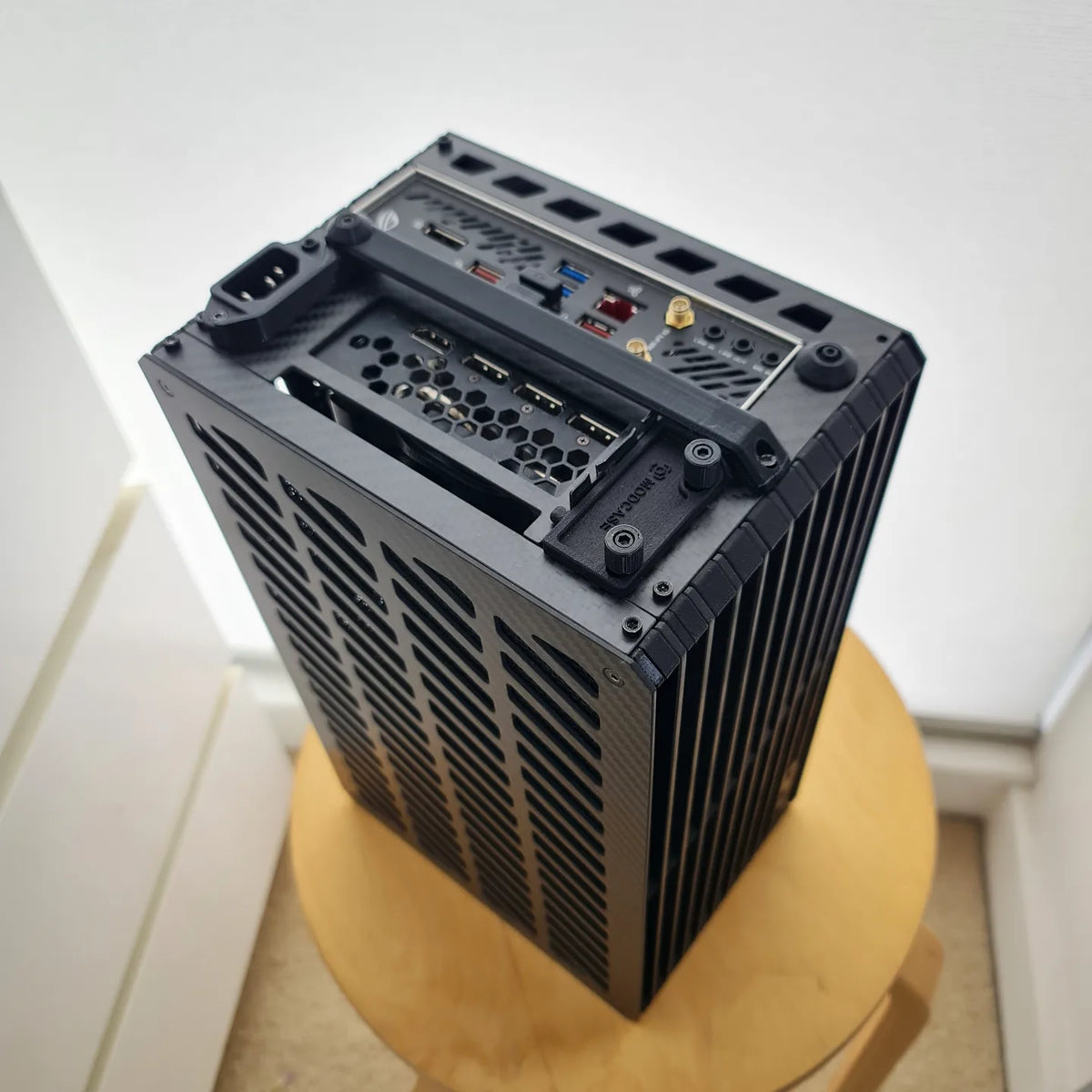Moduck Case Cases from another world. – MODCASE